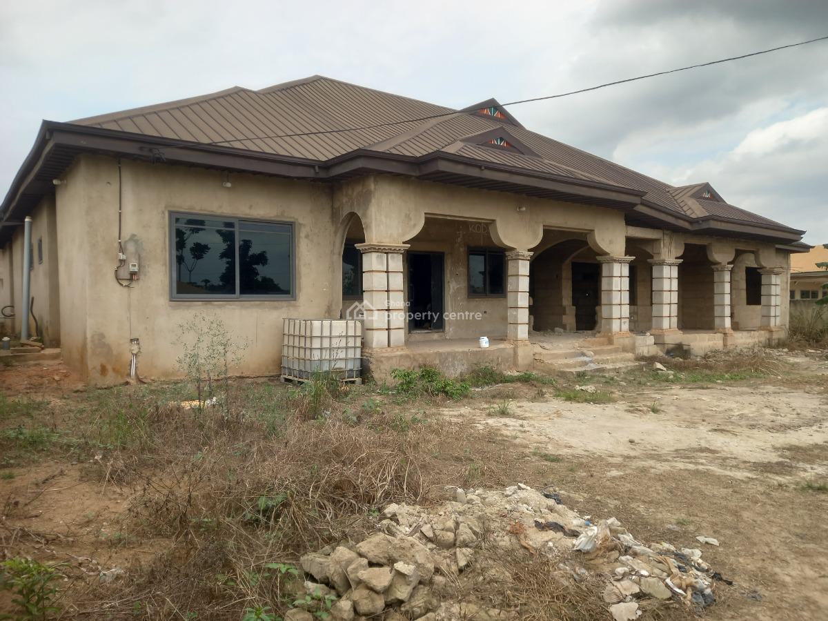 7 Bedrooms  ( 4th House Main Highway Road), Adesina, on Kenyasi Abrem Road., Kwabre, Ashanti, House for Sale