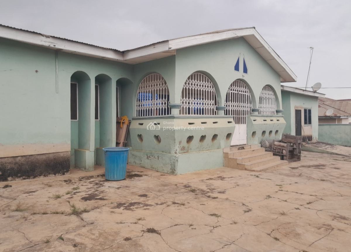 5 Bedrooms, Nyankyerenyase, Near Sofoline Tanoso., Kumasi Metropolitan, Ashanti, House for Sale