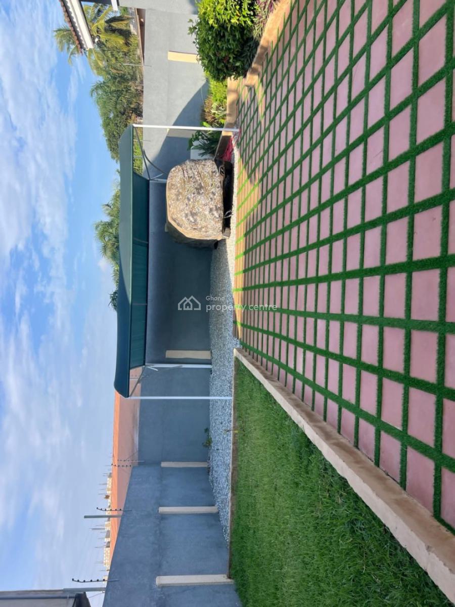 Weija Choice 8 Bdrms with Boys Quarters, Choice, Weija, Ga South Municipal, Accra, House for Sale