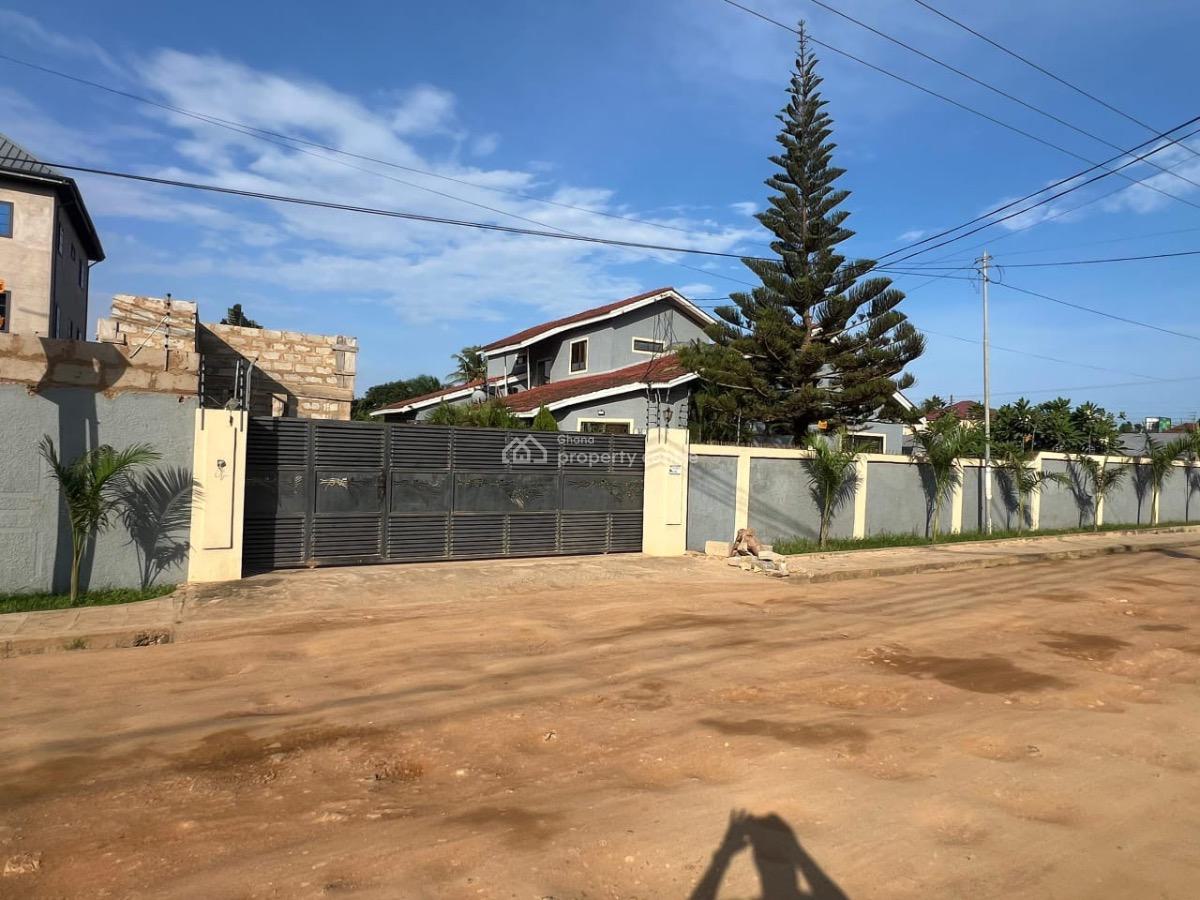 Weija Choice 8 Bdrms with Boys Quarters, Choice, Weija, Ga South Municipal, Accra, House for Sale