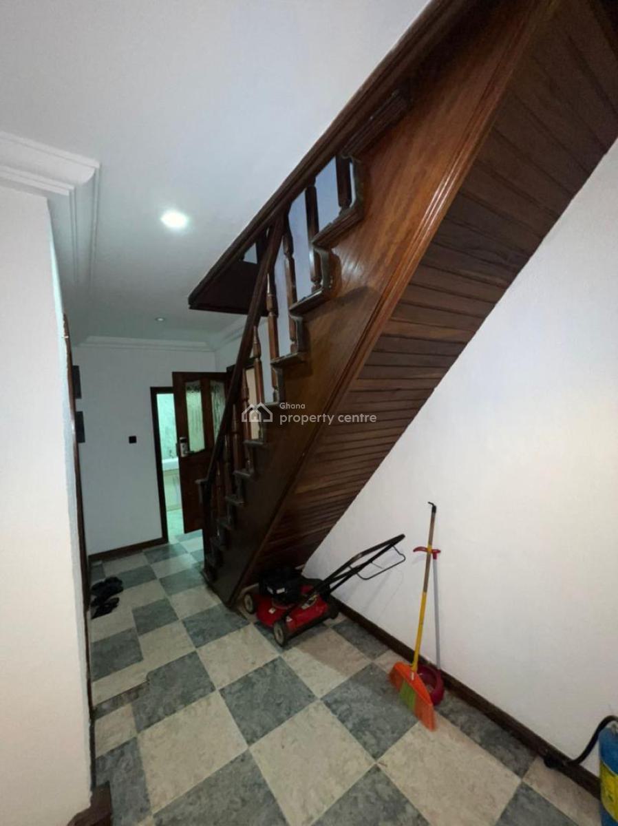 Osu 5 Bedrooms House, Oxfords Street, Osu, Accra, House for Rent