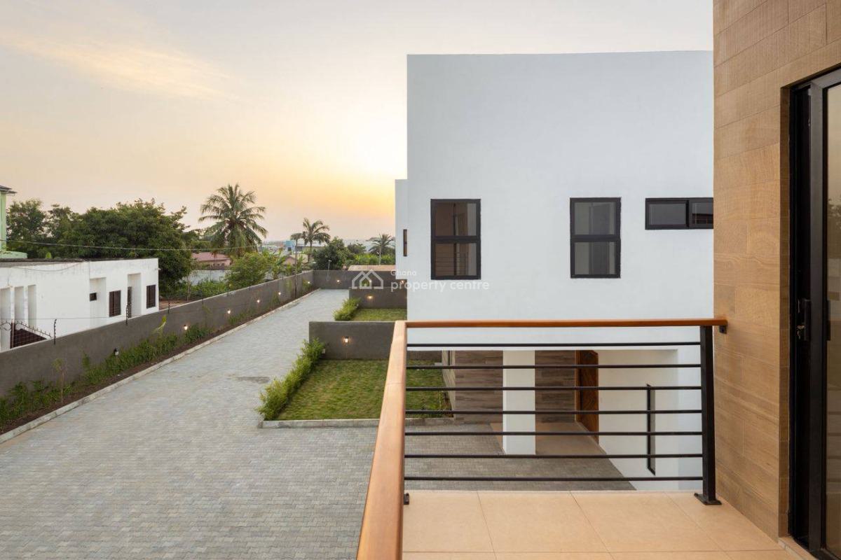 Executive 5 Bedroom, North Legon, Accra, Townhouse for Sale