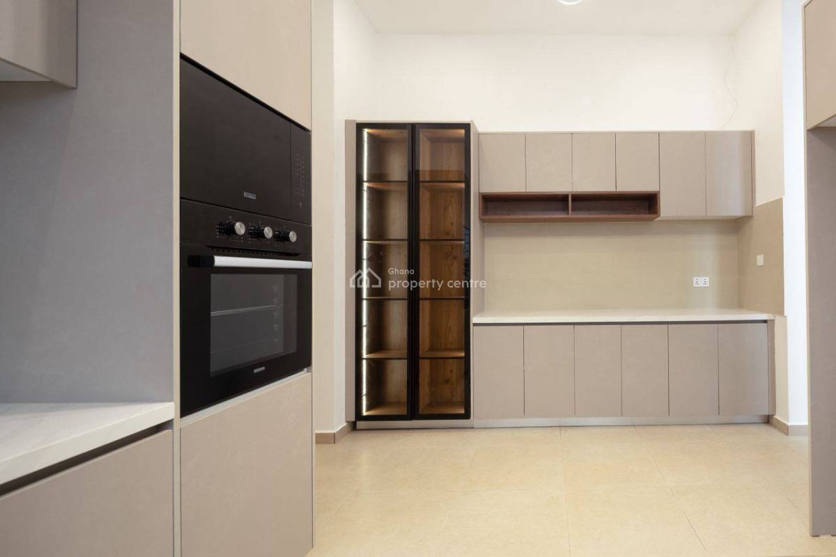 Executive 5 Bedroom, North Legon, Accra, Townhouse for Sale