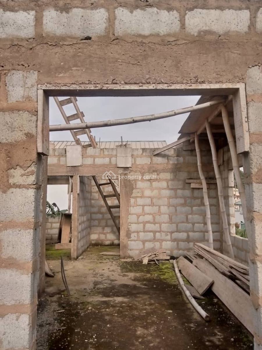 Uncompleted 4 Bedrooms at Acp, Franko Estate Acp, Ga East Municipal, Accra, Detached Duplex for Sale