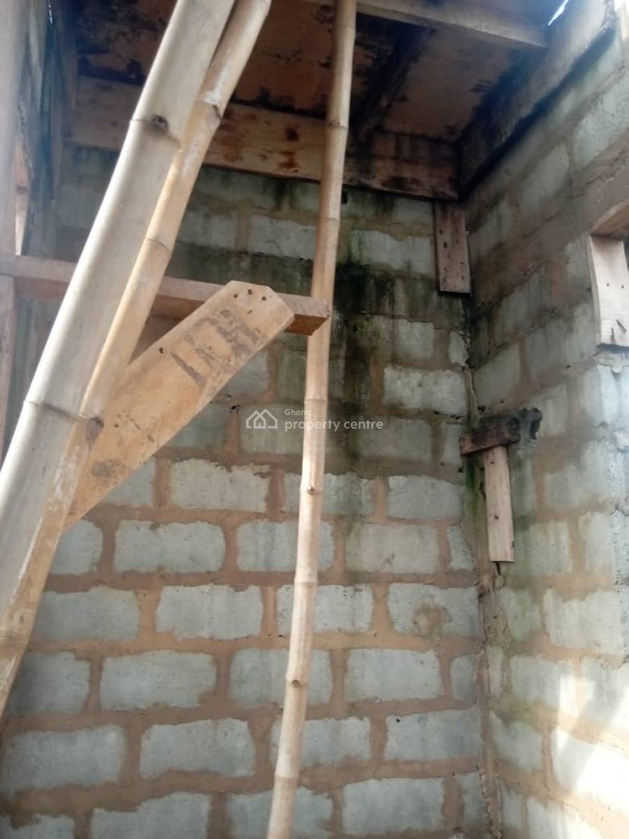 Uncompleted 4 Bedrooms at Acp, Franko Estate Acp, Ga East Municipal, Accra, Detached Duplex for Sale