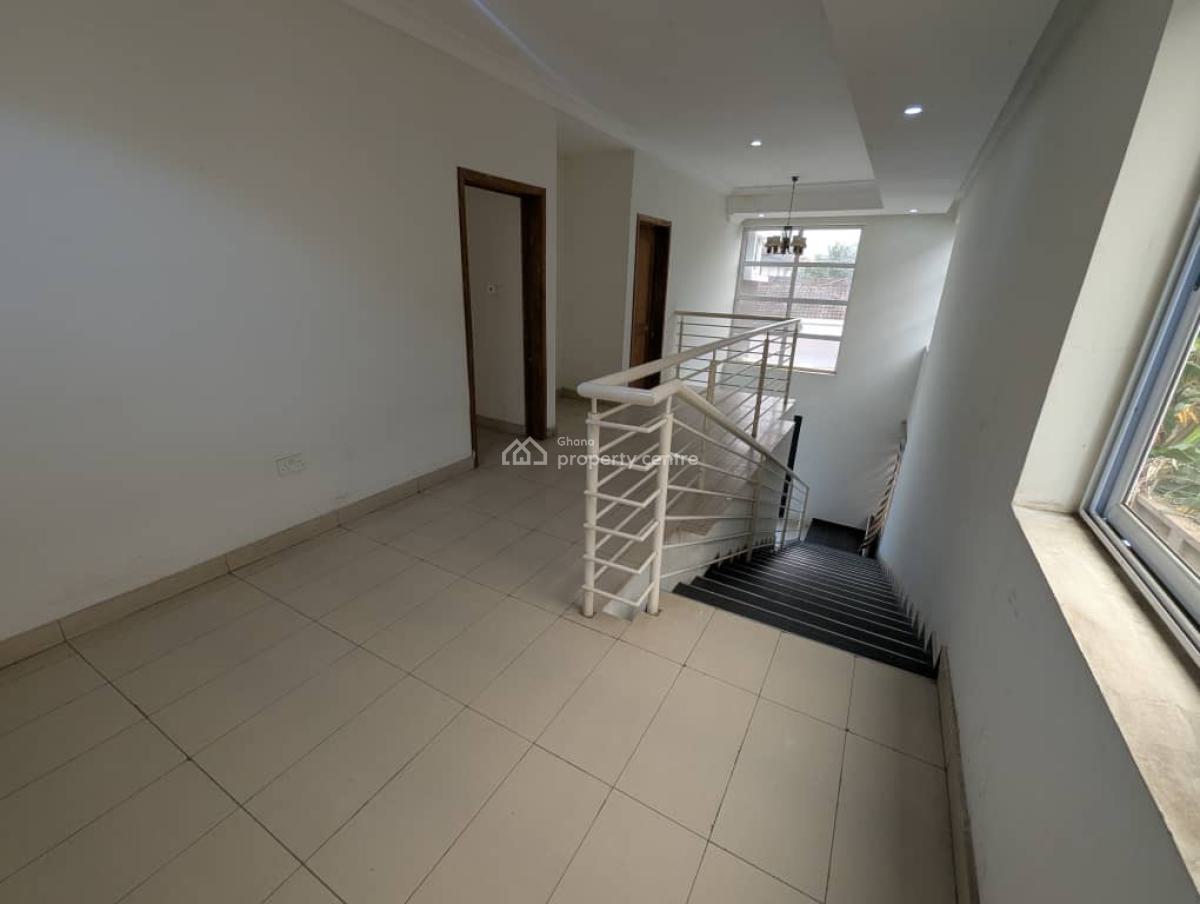 3 Bedrooms at Tesano, Around Mizpah School, Tesano, Accra, Detached Duplex for Rent