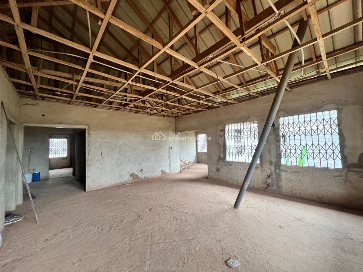 8 Bedroom House, Malejor -adenta Area, Accra Metropolitan, Accra, Detached Duplex for Sale