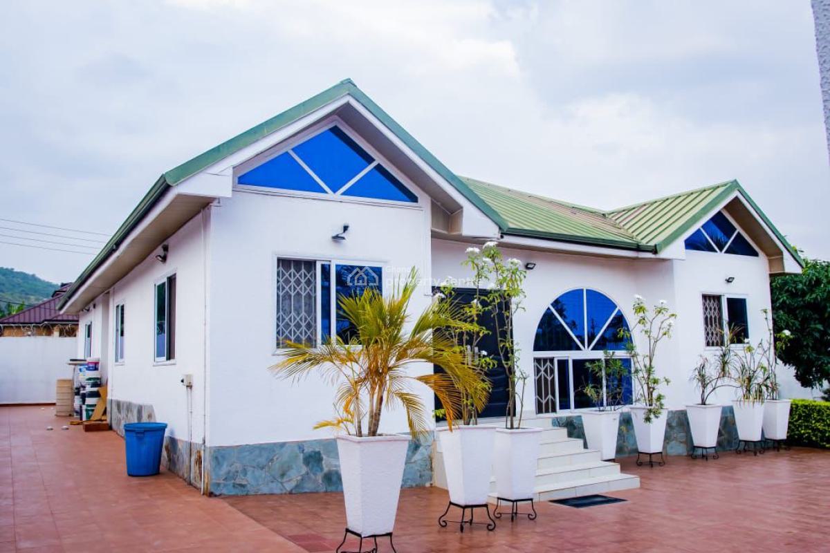 8 Bedroom House, Oyarifa, Accra Metropolitan, Accra, Detached Duplex for Sale