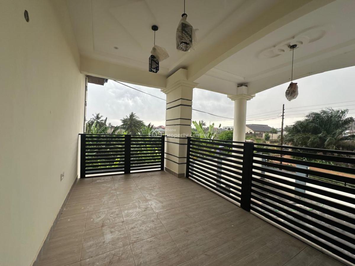 5 Bed-2 Bed House, Amasaman Stadium Area, Accra Metropolitan, Accra, Detached Bungalow for Sale