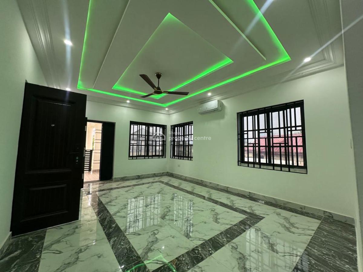 5 Bed-2 Bed House, Amasaman Stadium Area, Accra Metropolitan, Accra, Detached Bungalow for Sale