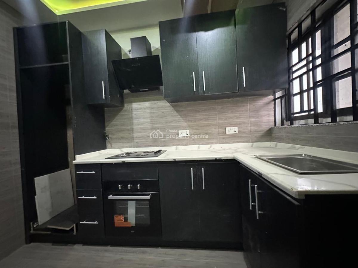 5 Bed-2 Bed House, Amasaman Stadium Area, Accra Metropolitan, Accra, Detached Bungalow for Sale