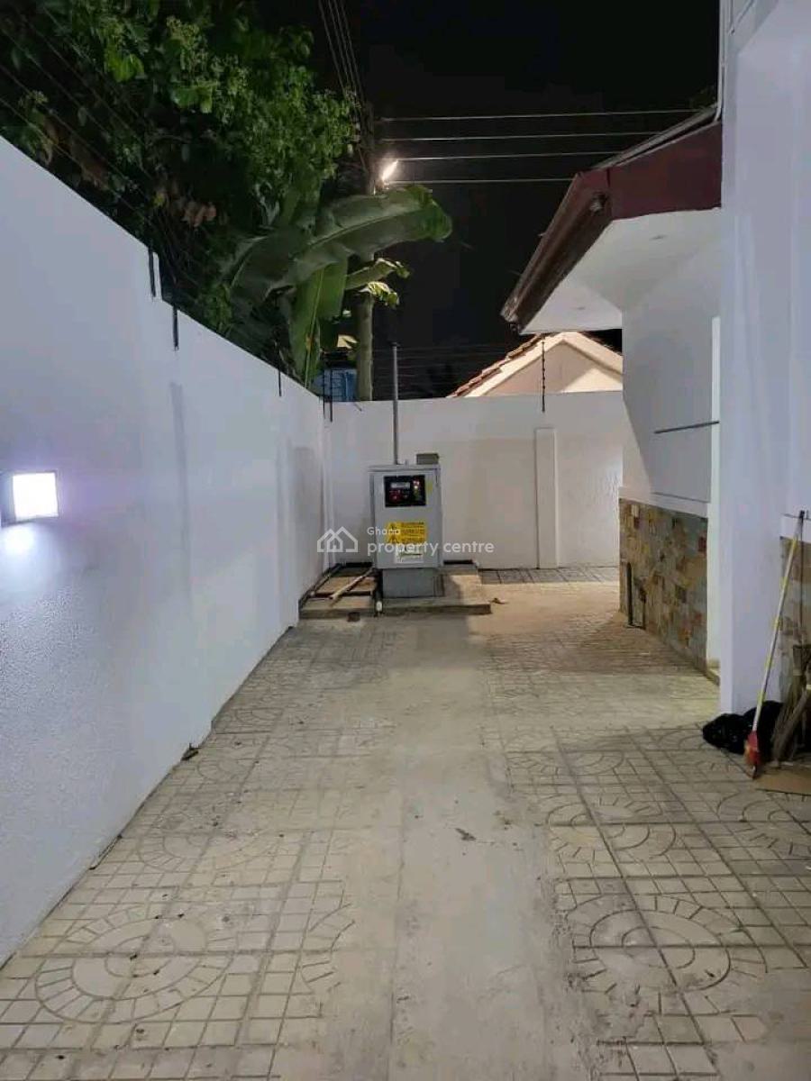 Executive Fully Furnished 5-bedroom, Airport Residential Area, Accra, Townhouse for Rent