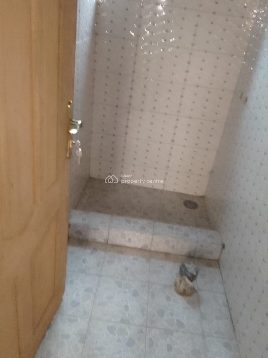 Chamber and Hall, Atonsu Aputuogya, Kumasi Metropolitan, Ashanti, Apartment for Rent