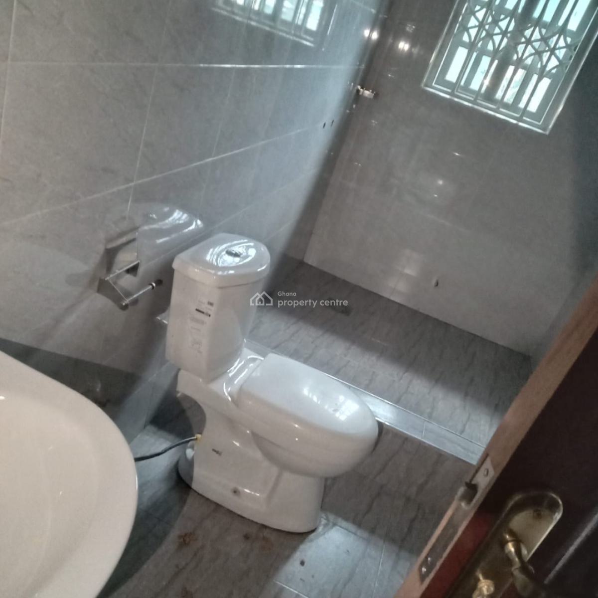 Single Room Self Contain, Atonsu -abidjan Nkwanta, Kumasi Metropolitan, Ashanti, Single Room Self Contained for Rent