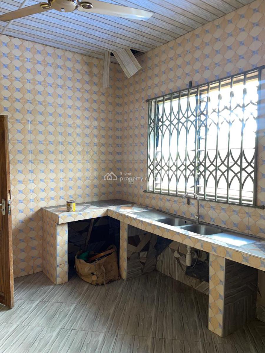 3 Bedrooms Self Compound Or Full House, Sokoban-apaaso, Kumasi Metropolitan, Ashanti, House for Rent