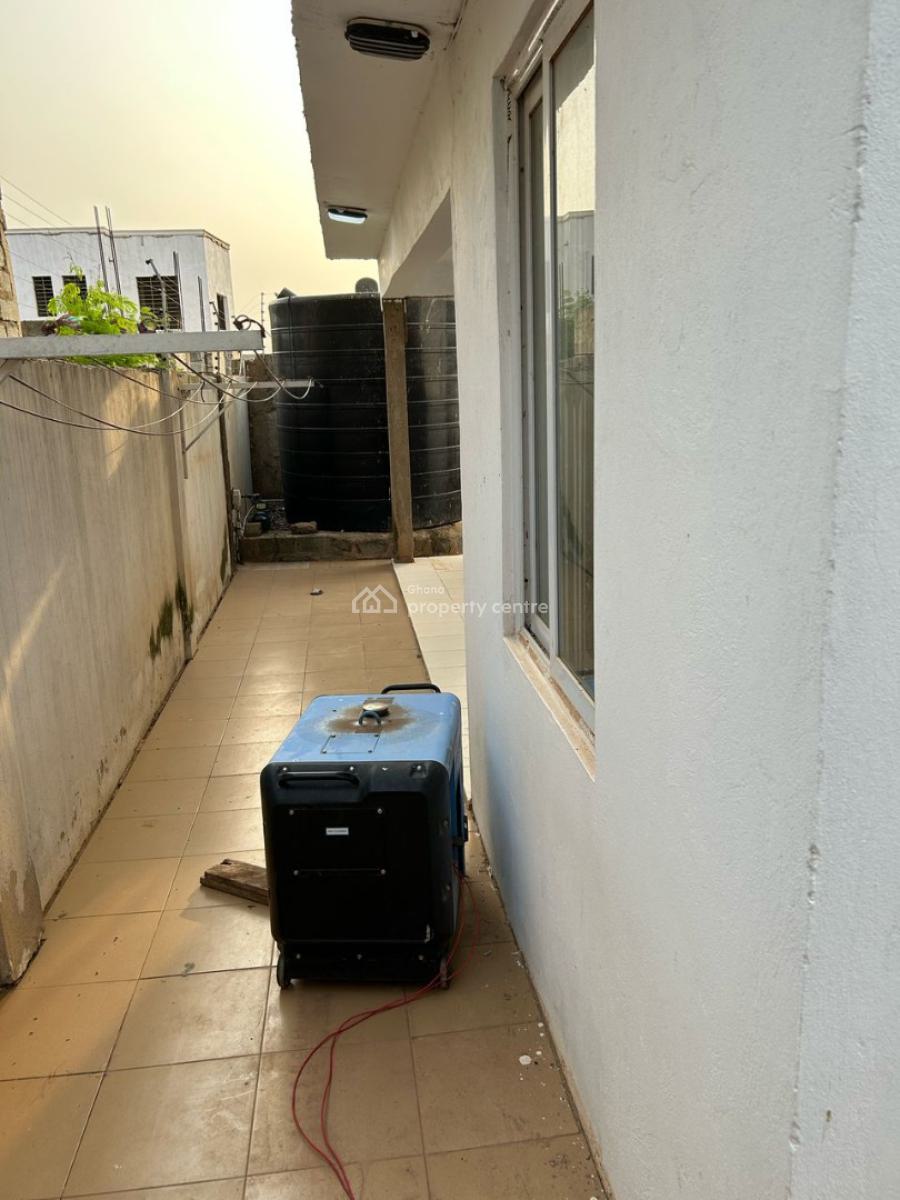 Fairly Used Furnished 3 Bedroom, Boys Quarters with a Shop., Oyarifa, Oyarifa, La Nkwantanang Madina Municipal, Accra, Detached Duplex for Sale
