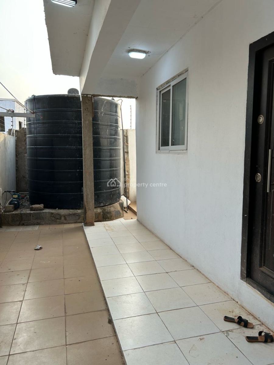 Fairly Used Furnished 3 Bedroom, Boys Quarters with a Shop., Oyarifa, Oyarifa, La Nkwantanang Madina Municipal, Accra, Detached Duplex for Sale