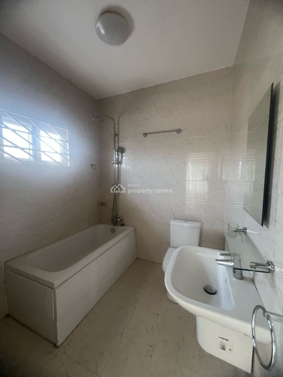 3 Bedroom Townhouse in a Gated Community, East Airport, East Airport, Airport Residential Area, Accra, Townhouse for Rent