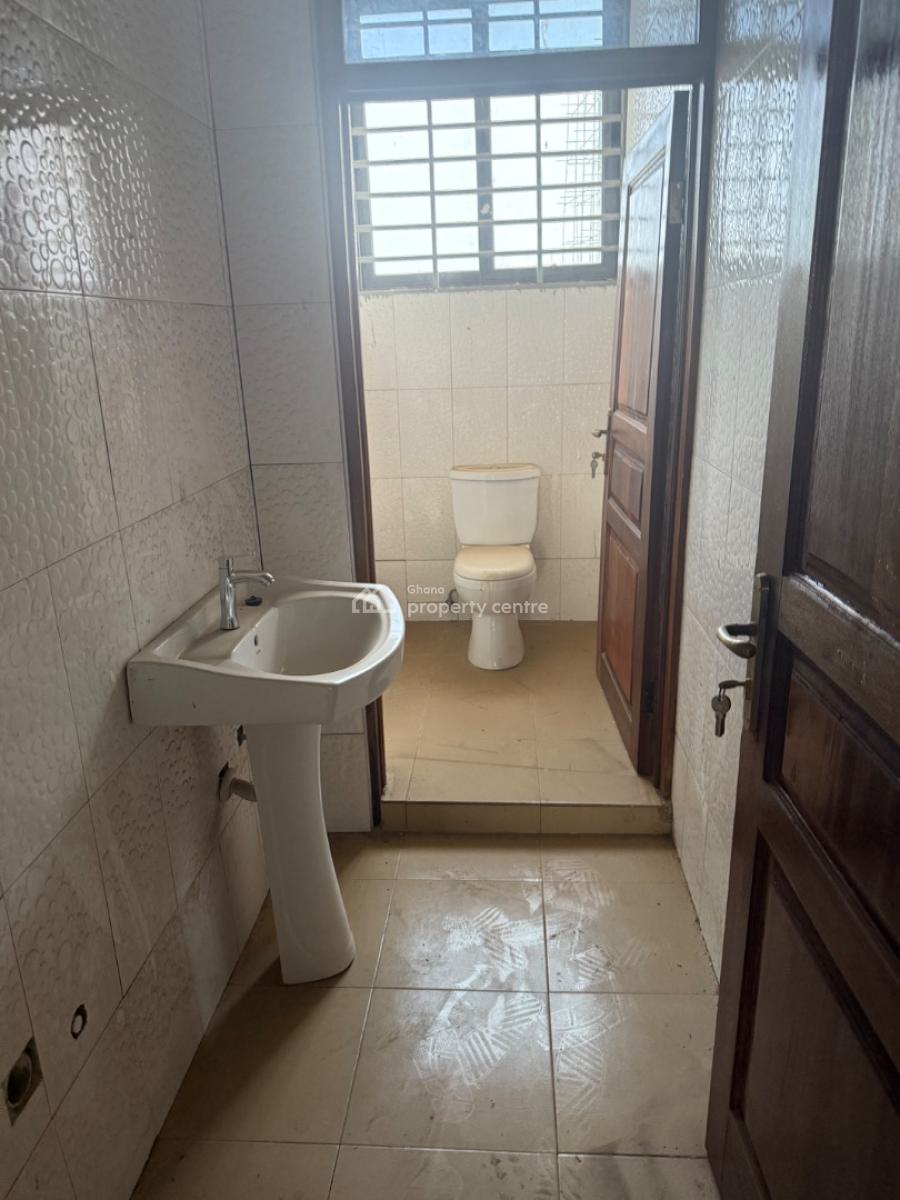 Tema Community 0ne 21 Bdrms with Office, Community 1, Community 1, Tema, Accra, Commercial Property for Rent