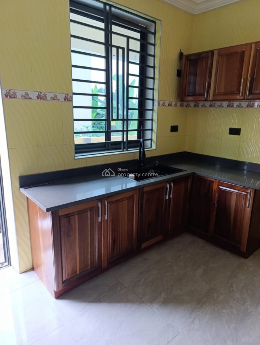 Executive 3 Bedroom, Pokuase (pokoasi), Ga West Municipal, Accra, Apartment for Rent