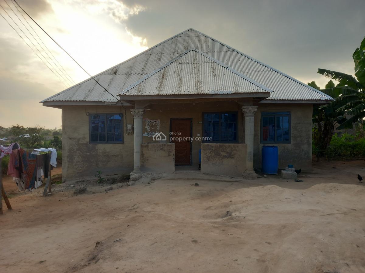 3 Bedrooms  ( Kona / Asonomaso Nkwanta., Kona, on Fawoade Mampongteng Road, Kwabre, Ashanti, House for Sale