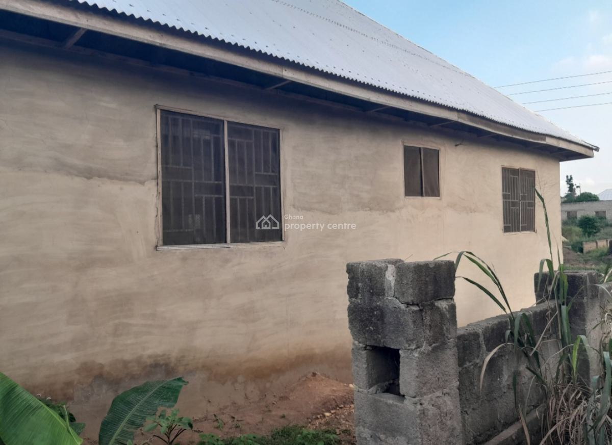 3 Bedrooms  ( Kona / Asonomaso Nkwanta., Kona, on Fawoade Mampongteng Road, Kwabre, Ashanti, House for Sale