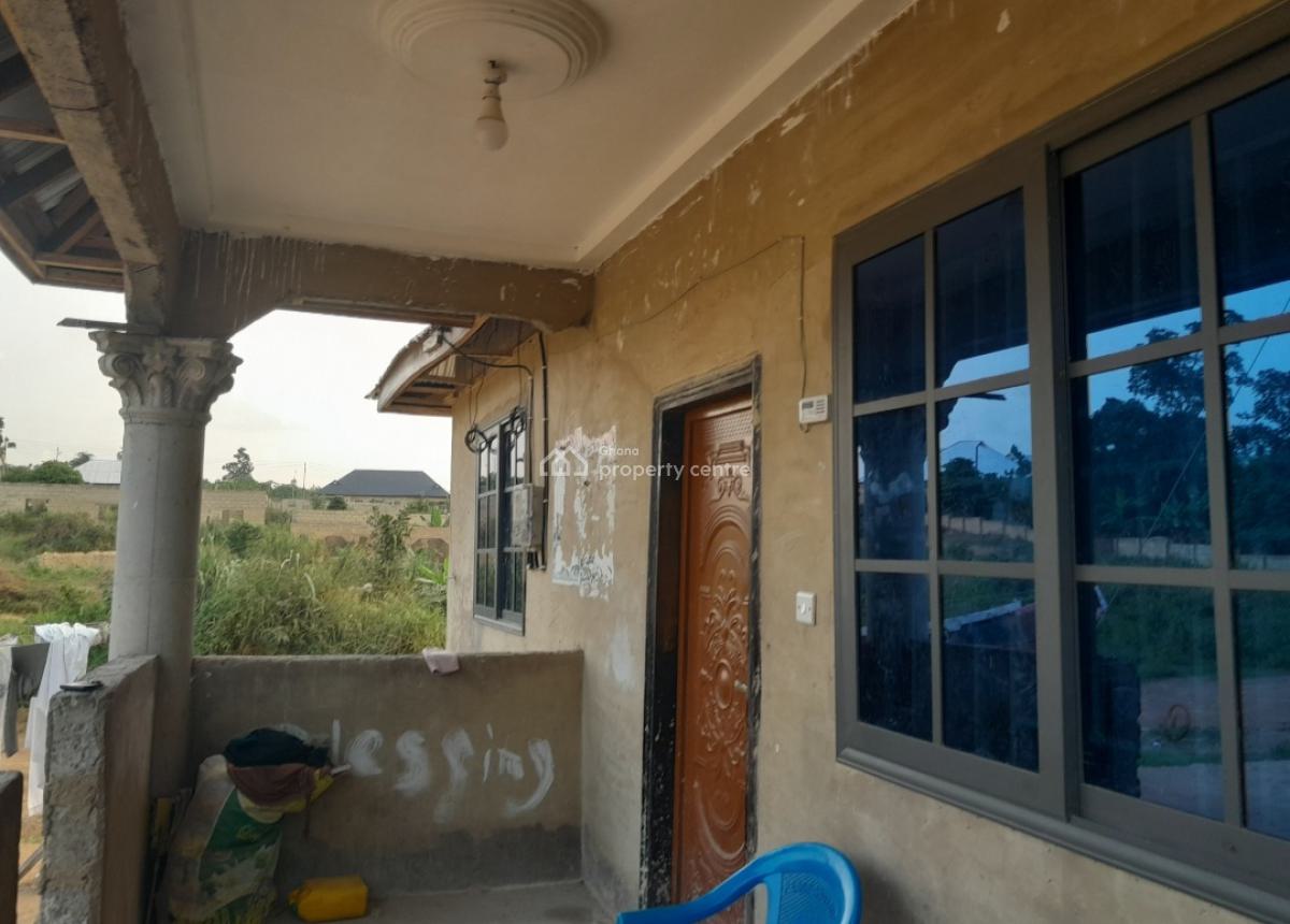 3 Bedrooms  ( Kona / Asonomaso Nkwanta., Kona, on Fawoade Mampongteng Road, Kwabre, Ashanti, House for Sale