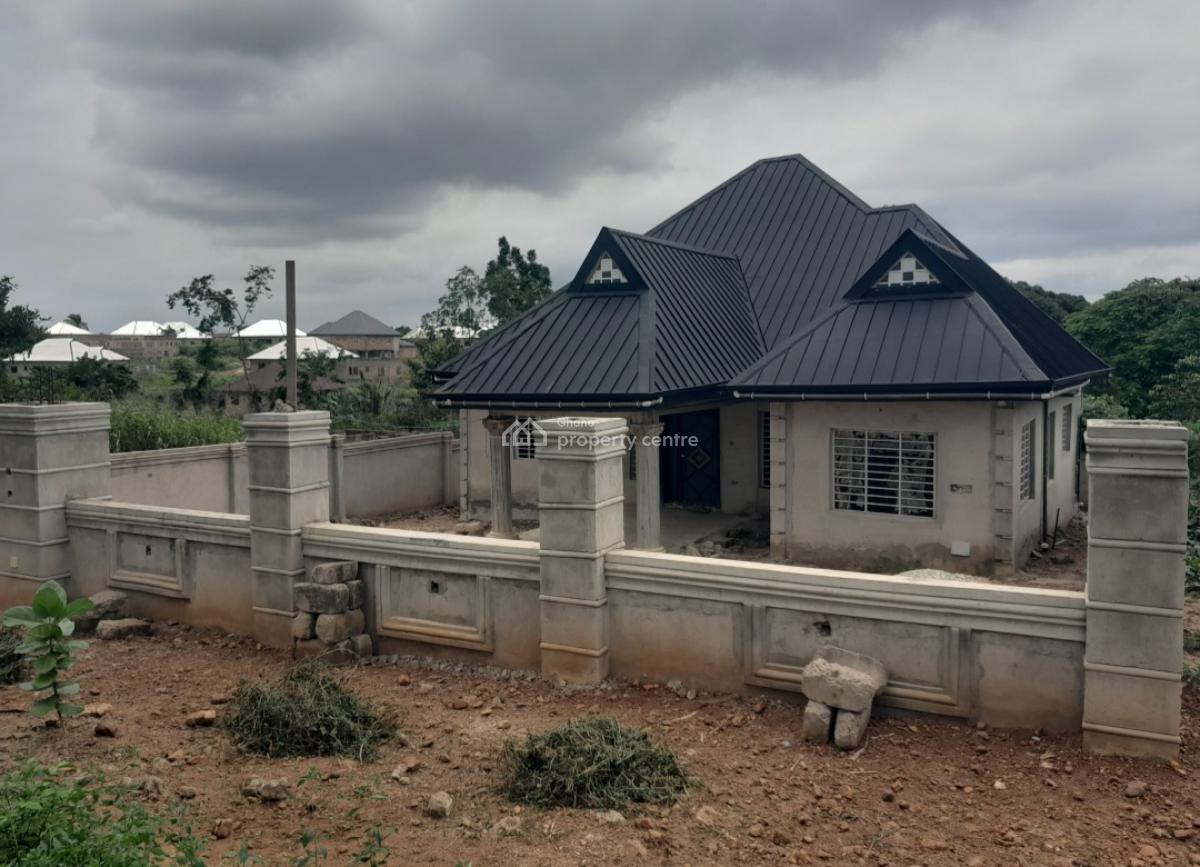 3 Bedrooms, Akom Nkwantakese, on Kumasi Offinso Road., Kumasi Metropolitan, Ashanti, House for Sale