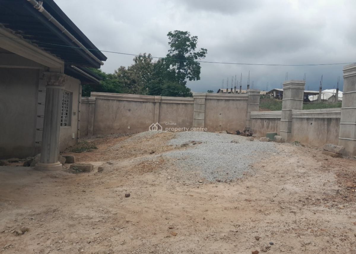 3 Bedrooms, Akom Nkwantakese, on Kumasi Offinso Road., Kumasi Metropolitan, Ashanti, House for Sale