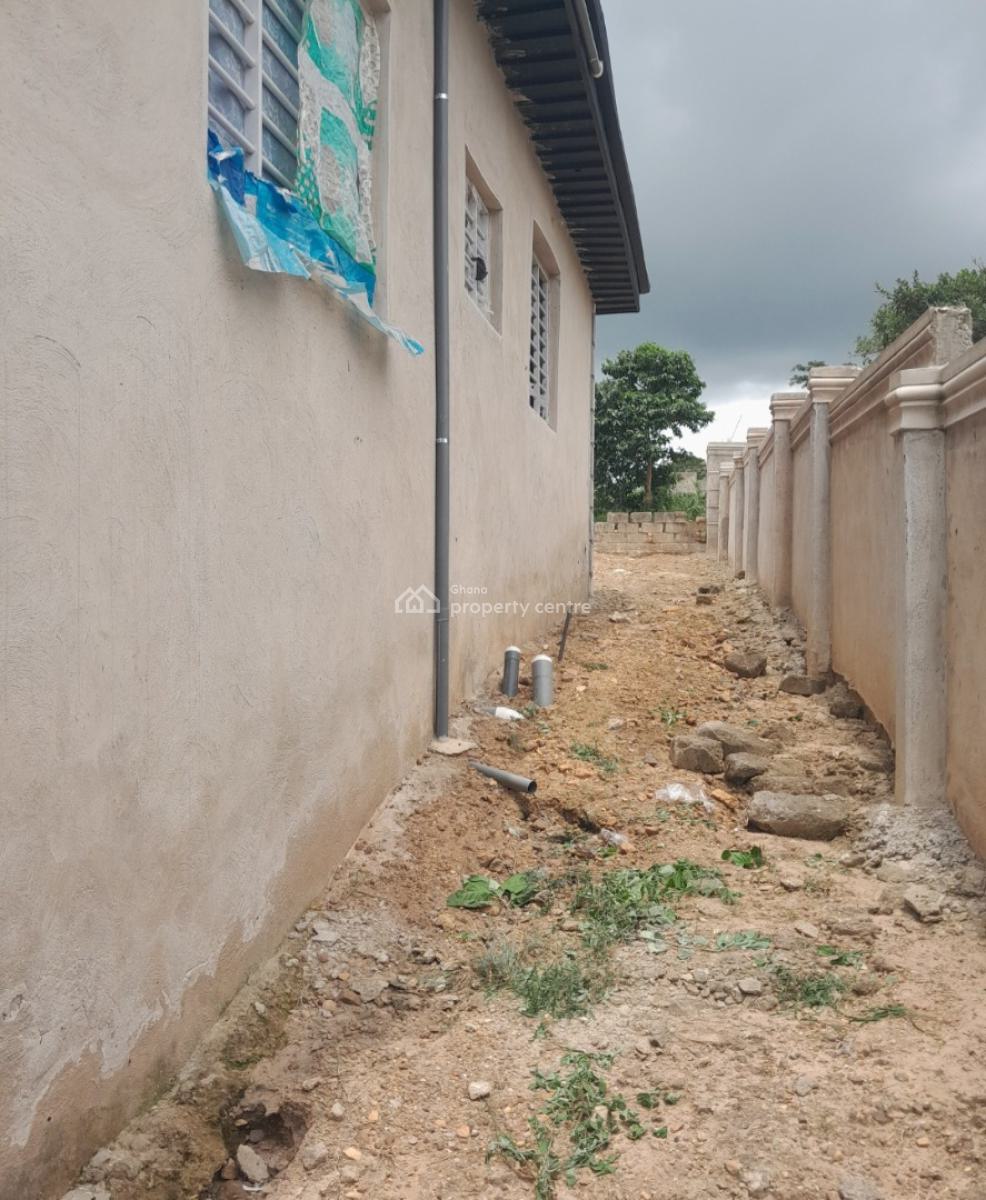 3 Bedrooms, Akom Nkwantakese, on Kumasi Offinso Road., Kumasi Metropolitan, Ashanti, House for Sale