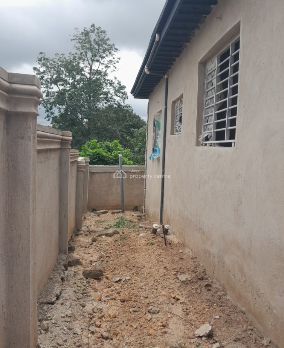 3 Bedrooms, Akom Nkwantakese, on Kumasi Offinso Road., Kumasi Metropolitan, Ashanti, House for Sale