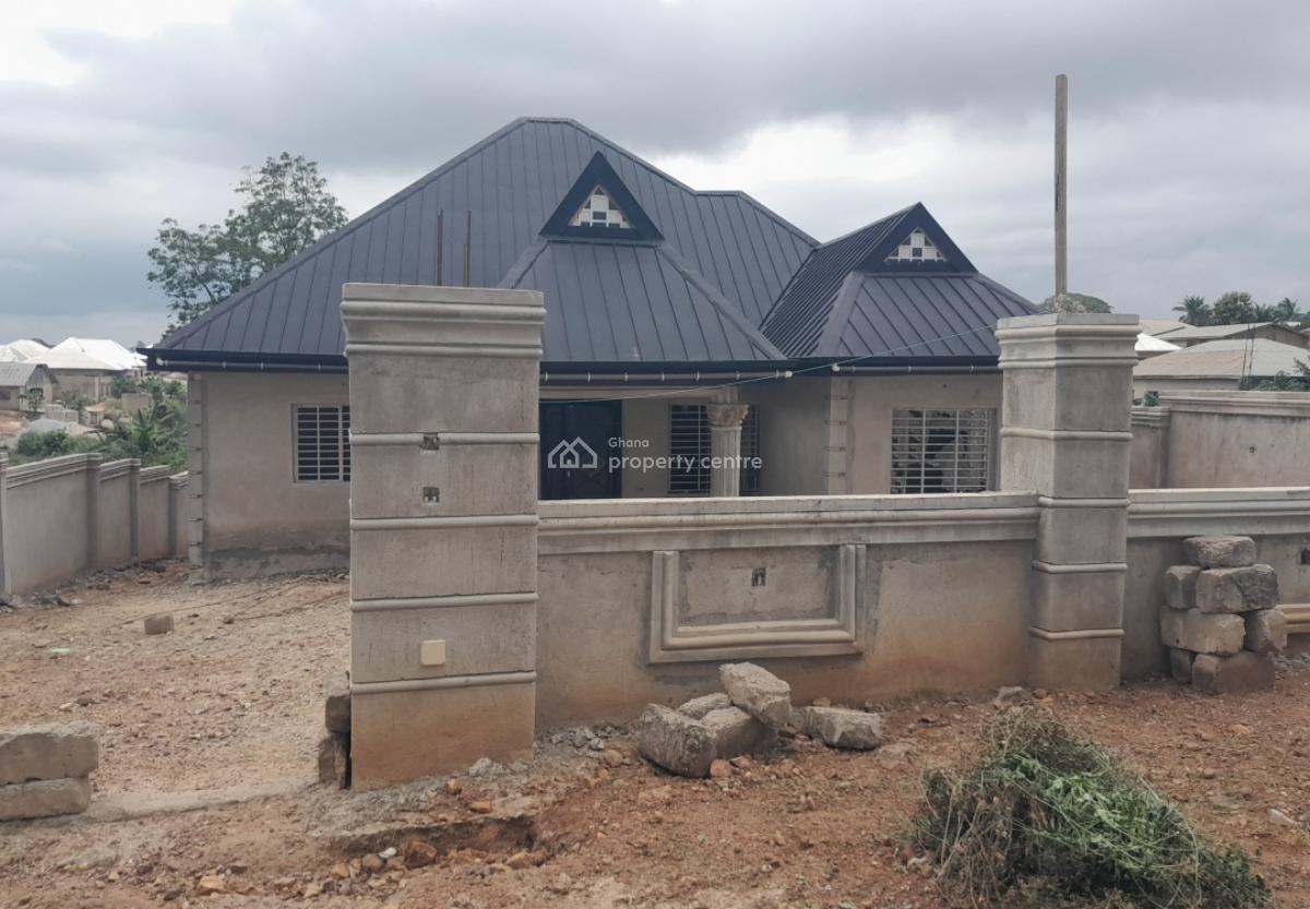 3 Bedrooms, Akom Nkwantakese, on Kumasi Offinso Road., Kumasi Metropolitan, Ashanti, House for Sale
