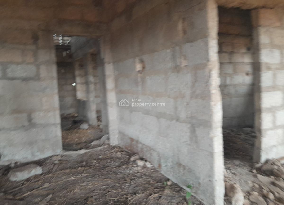 6 Bedrooms, Adesina, on Kenyasi Abrem Road., Kumasi Metropolitan, Ashanti, House for Sale