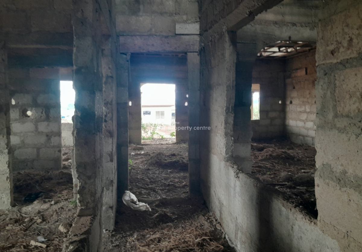 6 Bedrooms, Adesina, on Kenyasi Abrem Road., Kumasi Metropolitan, Ashanti, House for Sale