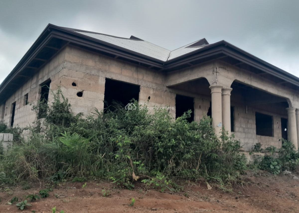 6 Bedrooms, Adesina, on Kenyasi Abrem Road., Kumasi Metropolitan, Ashanti, House for Sale