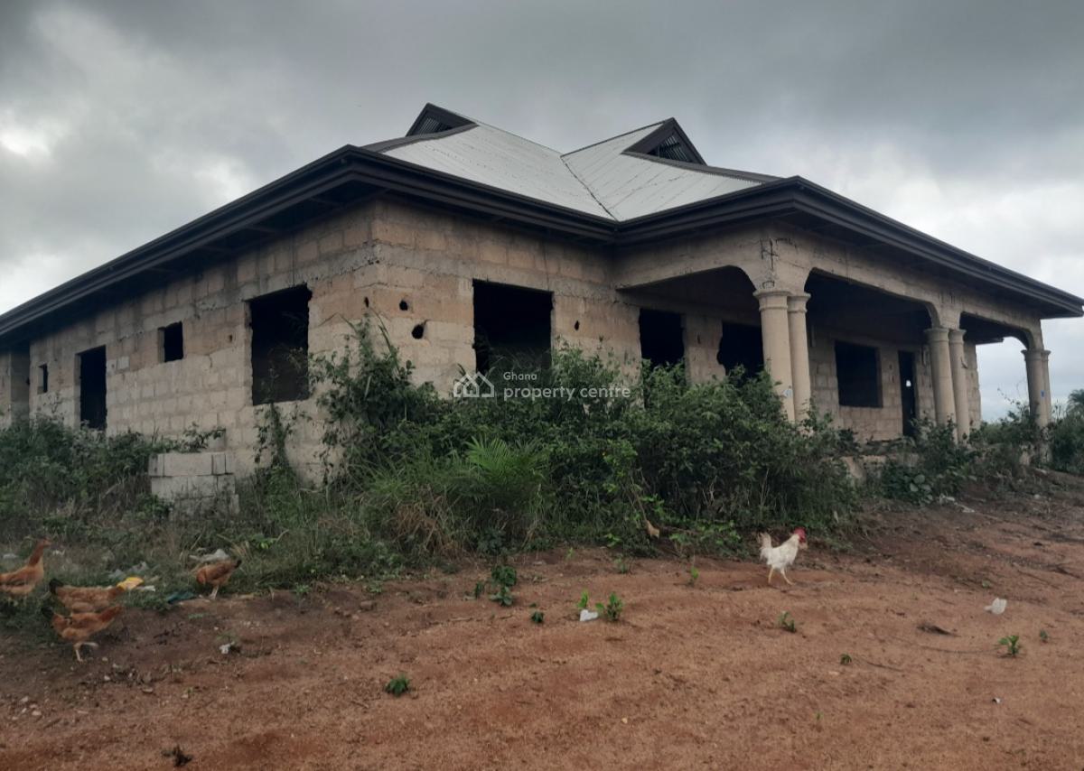 6 Bedrooms, Adesina, on Kenyasi Abrem Road., Kumasi Metropolitan, Ashanti, House for Sale