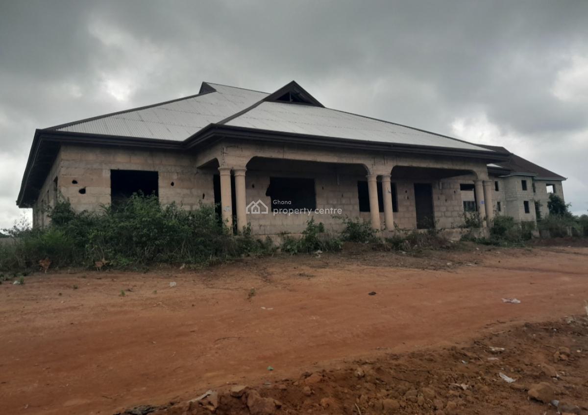 6 Bedrooms, Adesina, on Kenyasi Abrem Road., Kumasi Metropolitan, Ashanti, House for Sale