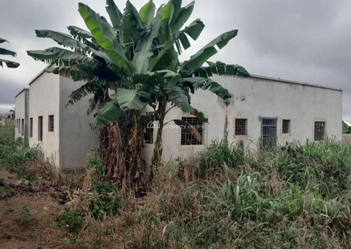 5 Bedrooms  ( 2 Plots) Fully Fence Walled, Ahodwo, Kwabre, Near Mampongteng, Kenyasi., Kumasi Metropolitan, Ashanti, House for Sale