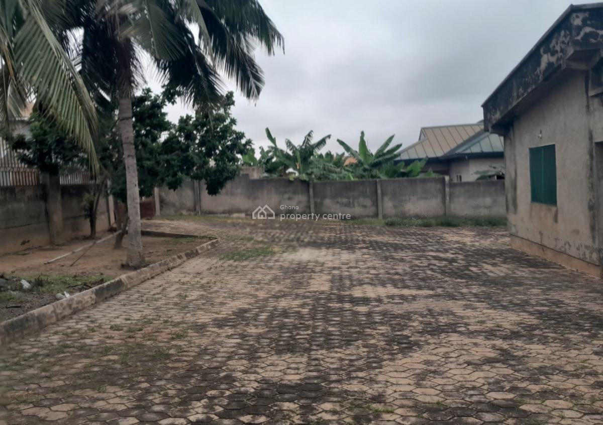 4 Bedrooms, Anwomaso, on Tech Ejisu Road., Kumasi Metropolitan, Ashanti, House for Sale