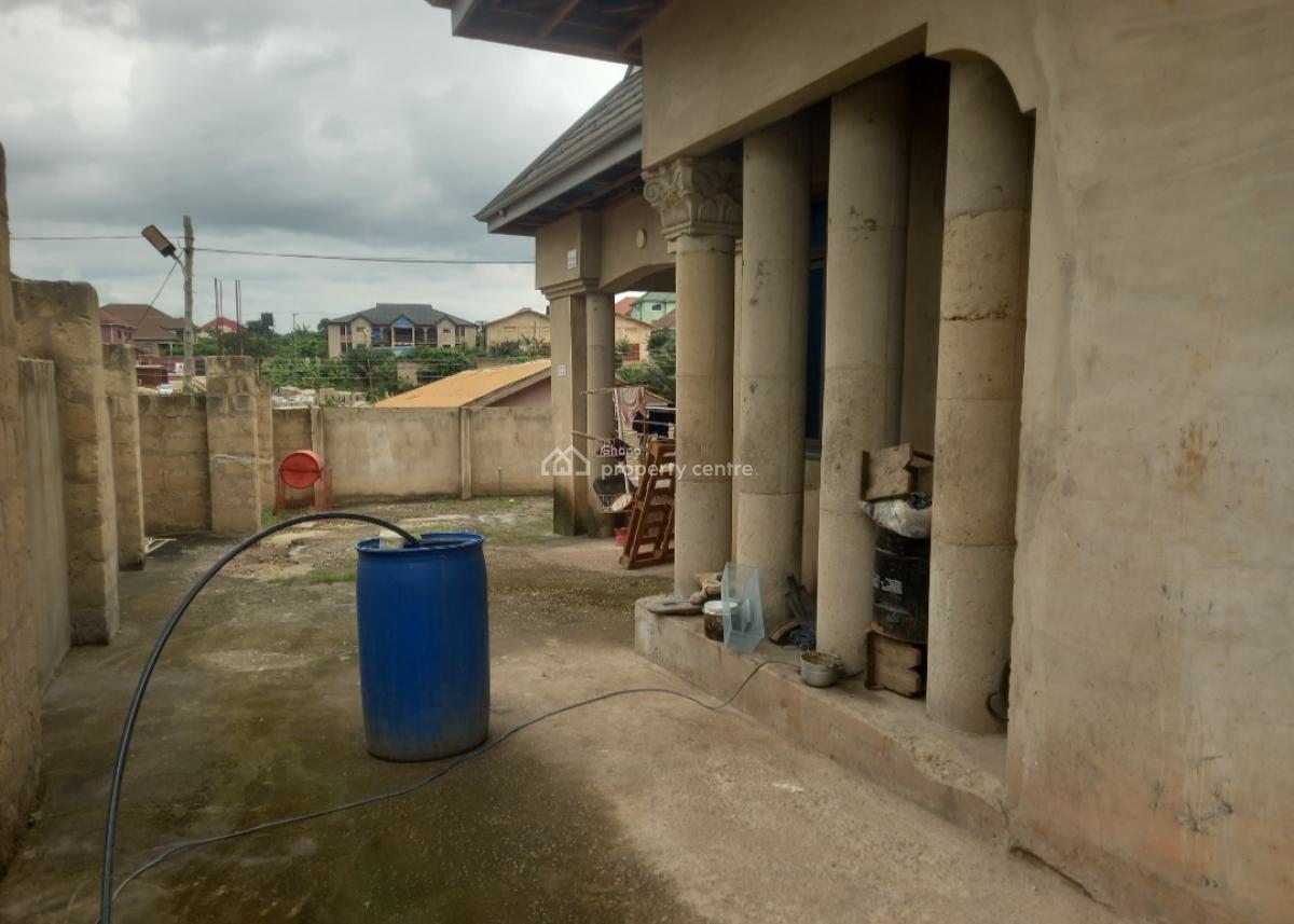 4 Bedrooms, Ahenema Kokoben, Near Santasi., Kumasi Metropolitan, Ashanti, House for Sale