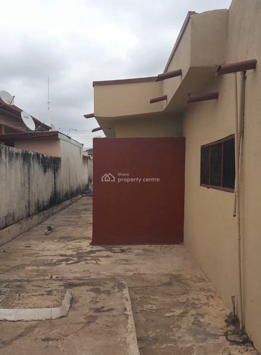 7 Bedrooms, Tafo Adonpom, Kumasi Metropolitan, Ashanti, House for Sale