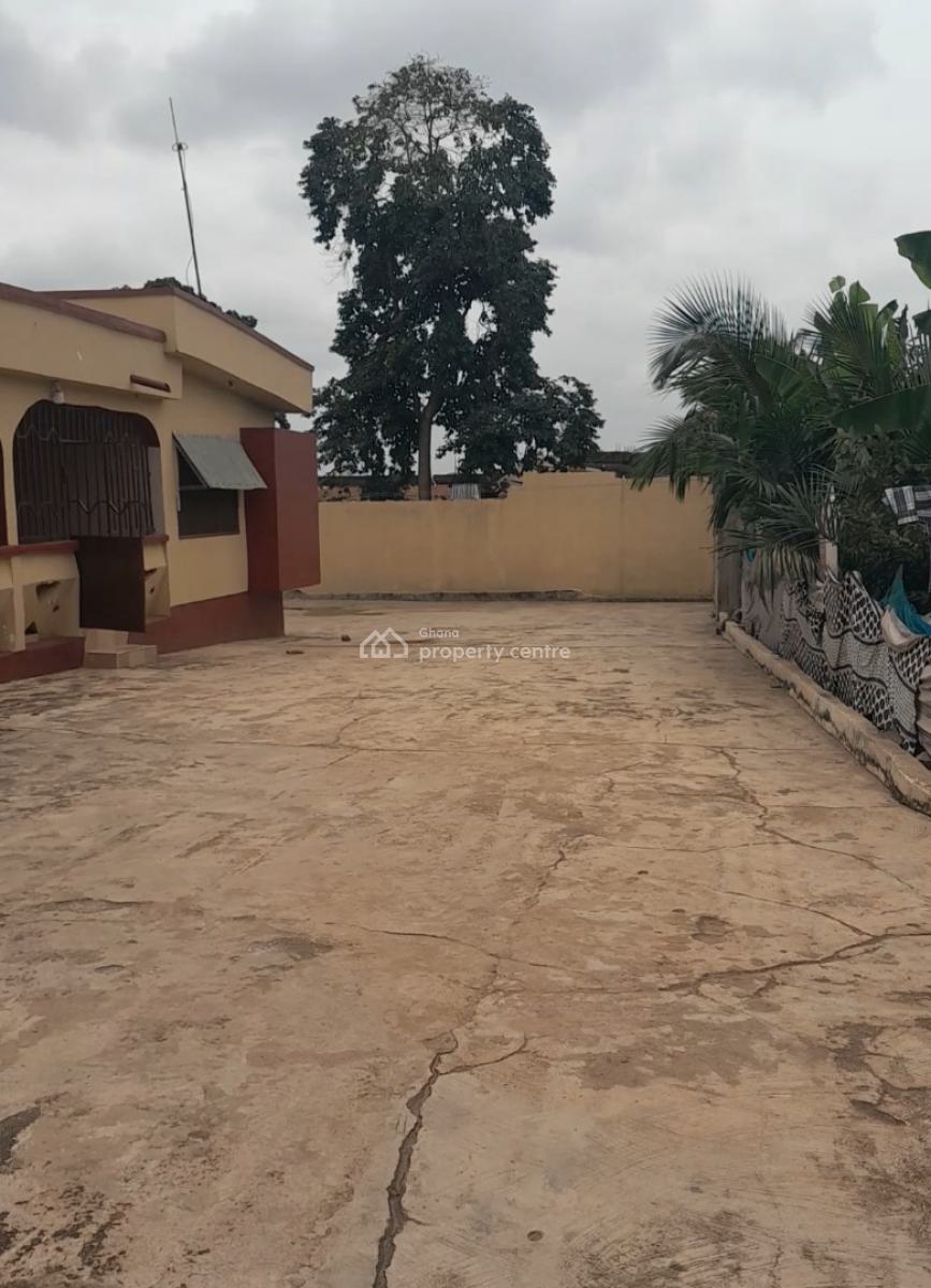 7 Bedrooms, Tafo Adonpom, Kumasi Metropolitan, Ashanti, House for Sale