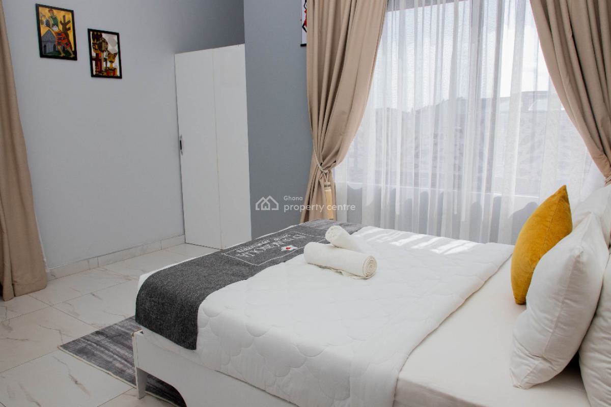 Modern 2-bedroom Apartment, Ashaley Botwe School Junction, Adenta Municipal, Accra, Apartment Short Let