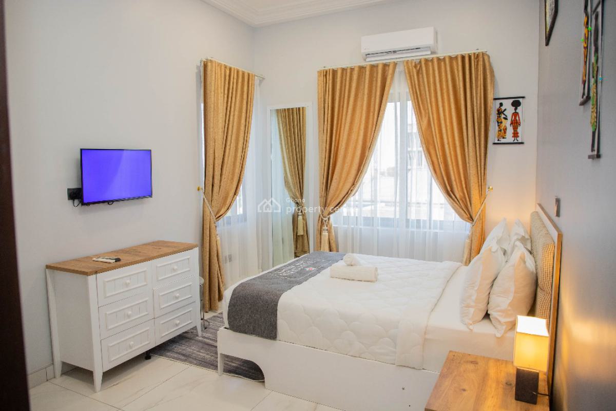 Modern 2-bedroom Apartment, Ashaley Botwe School Junction, Adenta Municipal, Accra, Apartment Short Let