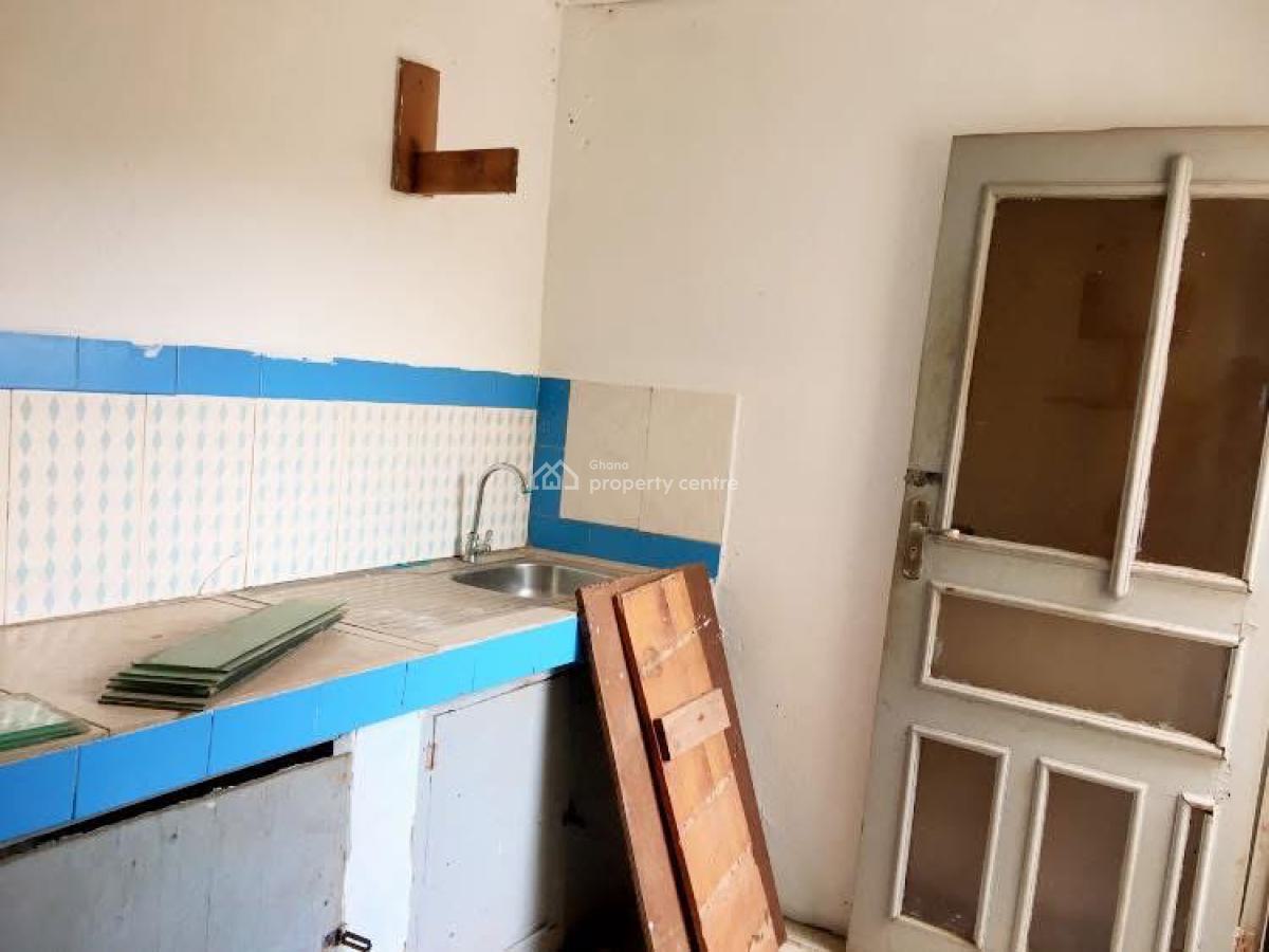 Nice Single Room Self Contained with Spacious Kitchen, Rasta - Bush Road, Teshie New Town, Accra, Single Room Self Contained for Rent