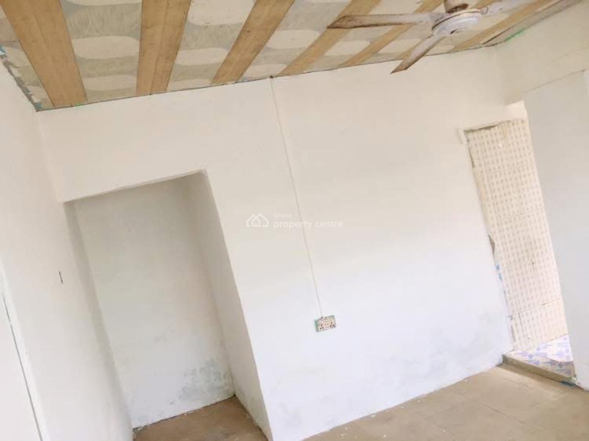 Nice Single Room Self Contained with Spacious Kitchen, Rasta - Bush Road, Teshie New Town, Accra, Single Room Self Contained for Rent