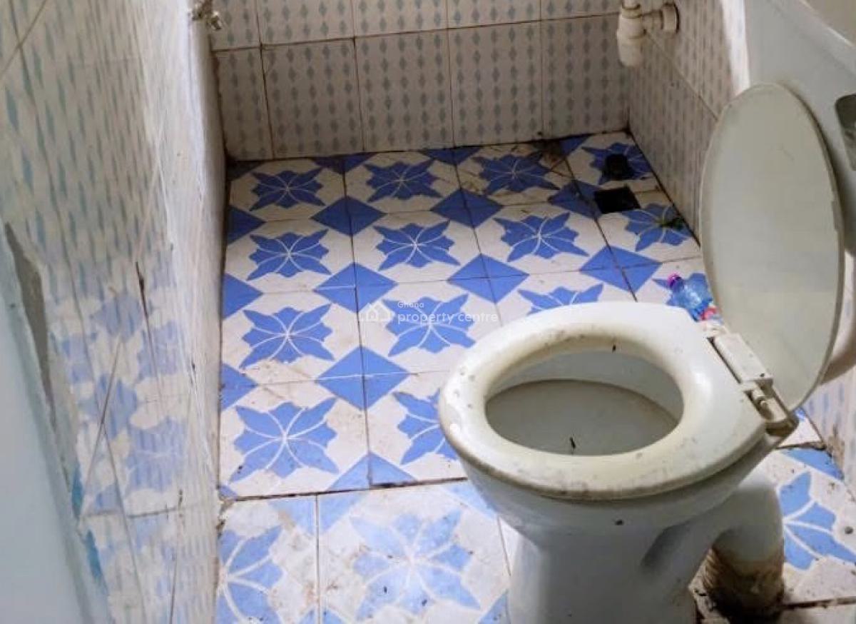Nice Single Room Self Contained with Spacious Kitchen, Rasta - Bush Road, Teshie New Town, Accra, Single Room Self Contained for Rent
