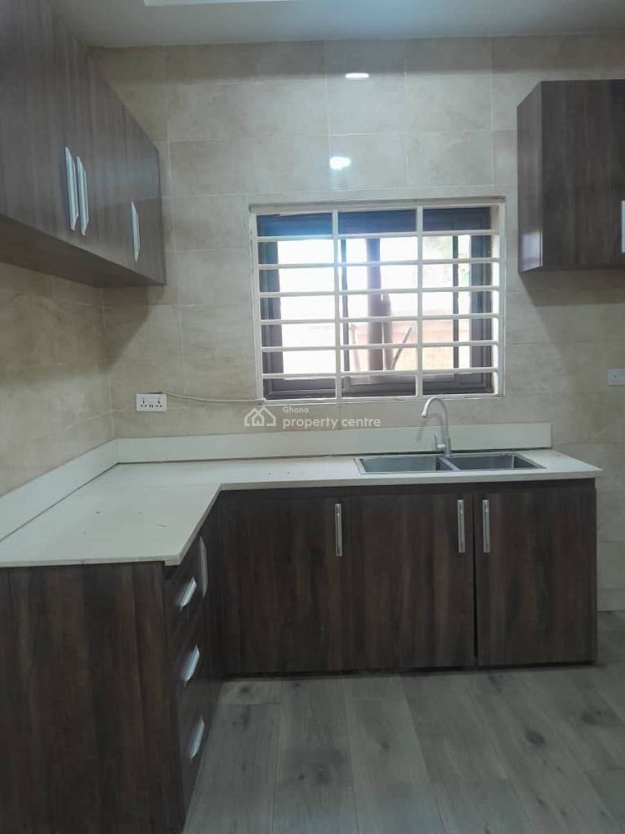 Executive 3 Bedrooms, Oyarifa, La Nkwantanang Madina Municipal, Accra, Townhouse for Rent