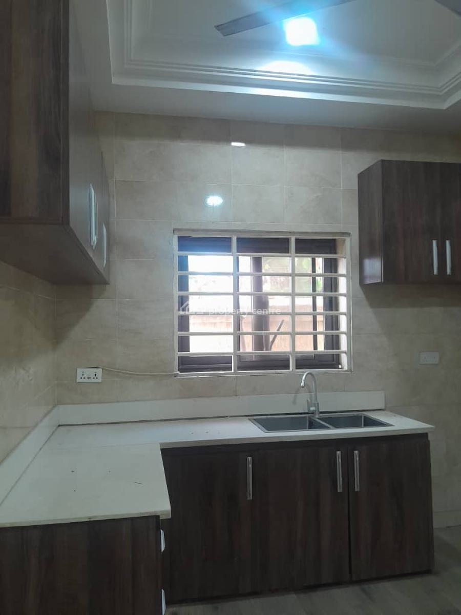 Executive 3 Bedrooms, Oyarifa, La Nkwantanang Madina Municipal, Accra, Townhouse for Rent