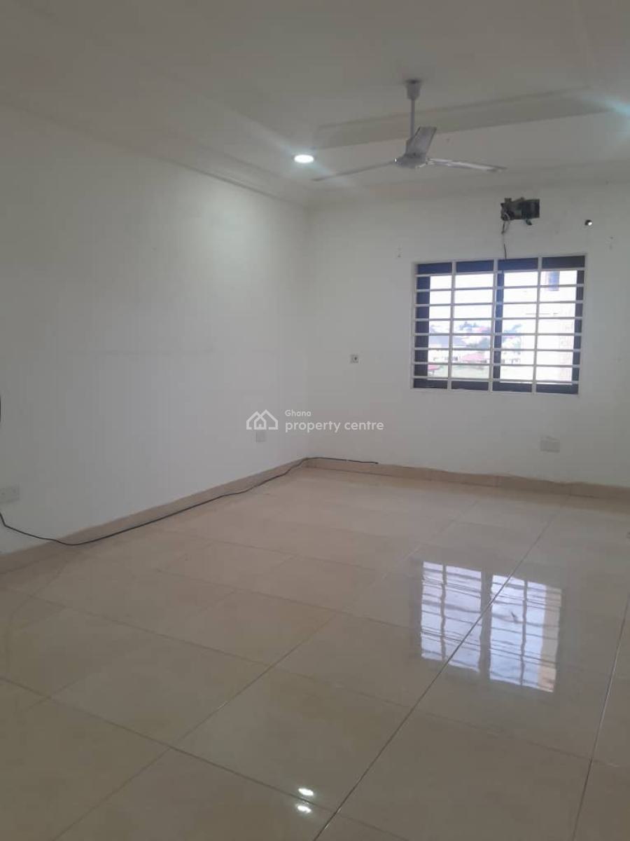 Executive 3 Bedrooms, Oyarifa, La Nkwantanang Madina Municipal, Accra, Townhouse for Rent